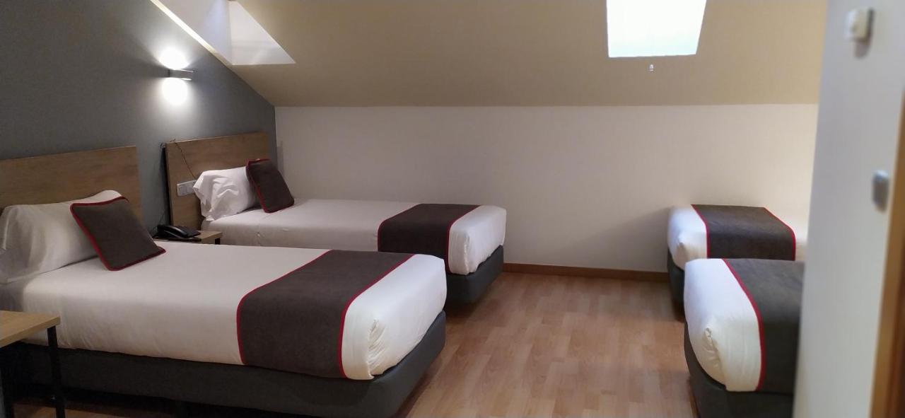 Hospedium Hotel Vittoria Colonna Medina de Ríoseco Buitenkant foto